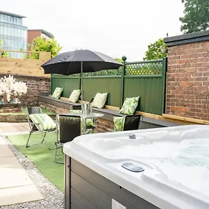 No22 Racecourse Townhouse Holiday home