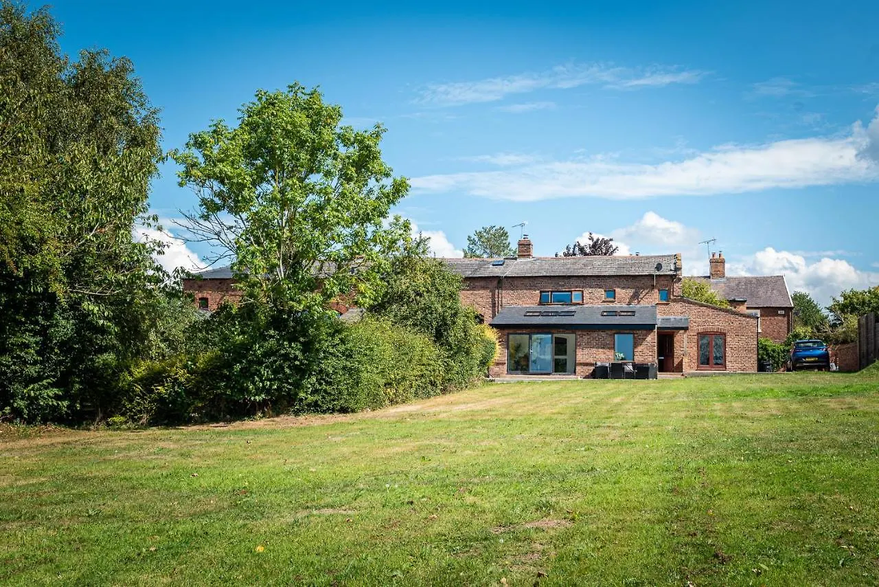 No1 Little Barrow Barns - Sleeps 10 Villa Chester